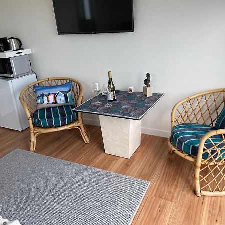 Ātahu Bed & Breakfast Porirua Bagian luar foto