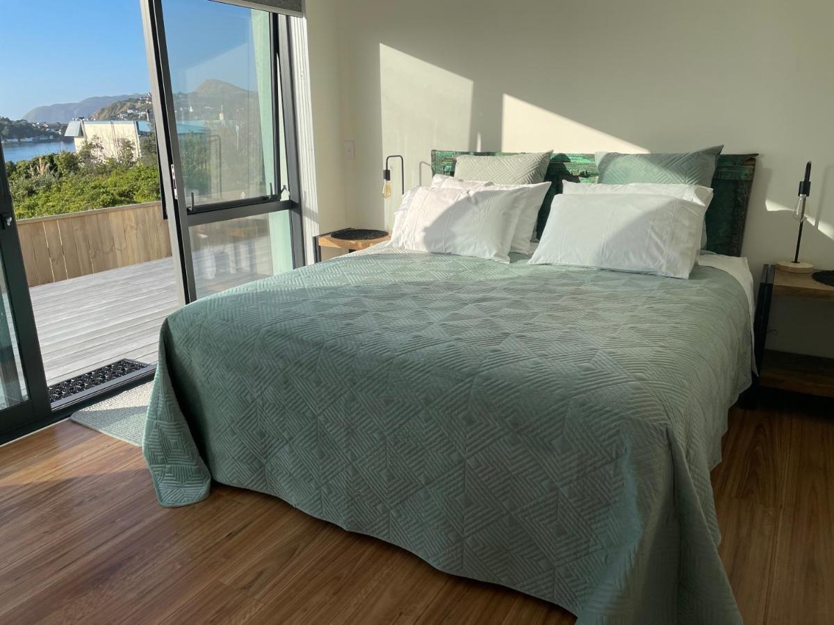 Ātahu Bed & Breakfast Porirua Bagian luar foto