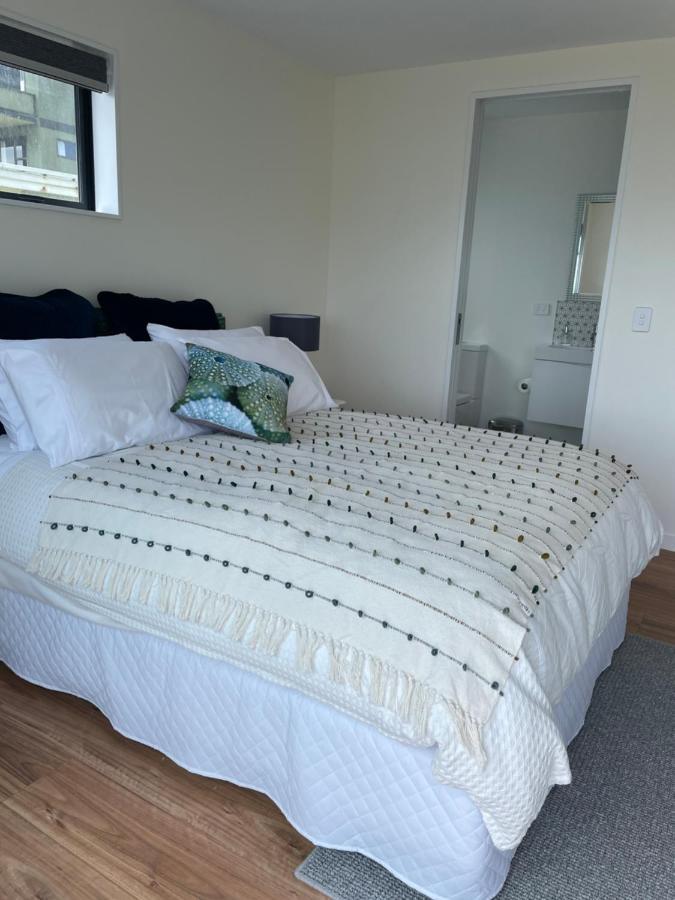 Ātahu Bed & Breakfast Porirua Bagian luar foto