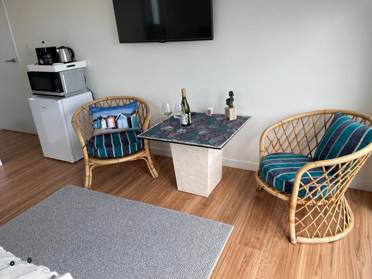 Ātahu Bed & Breakfast Porirua Bagian luar foto