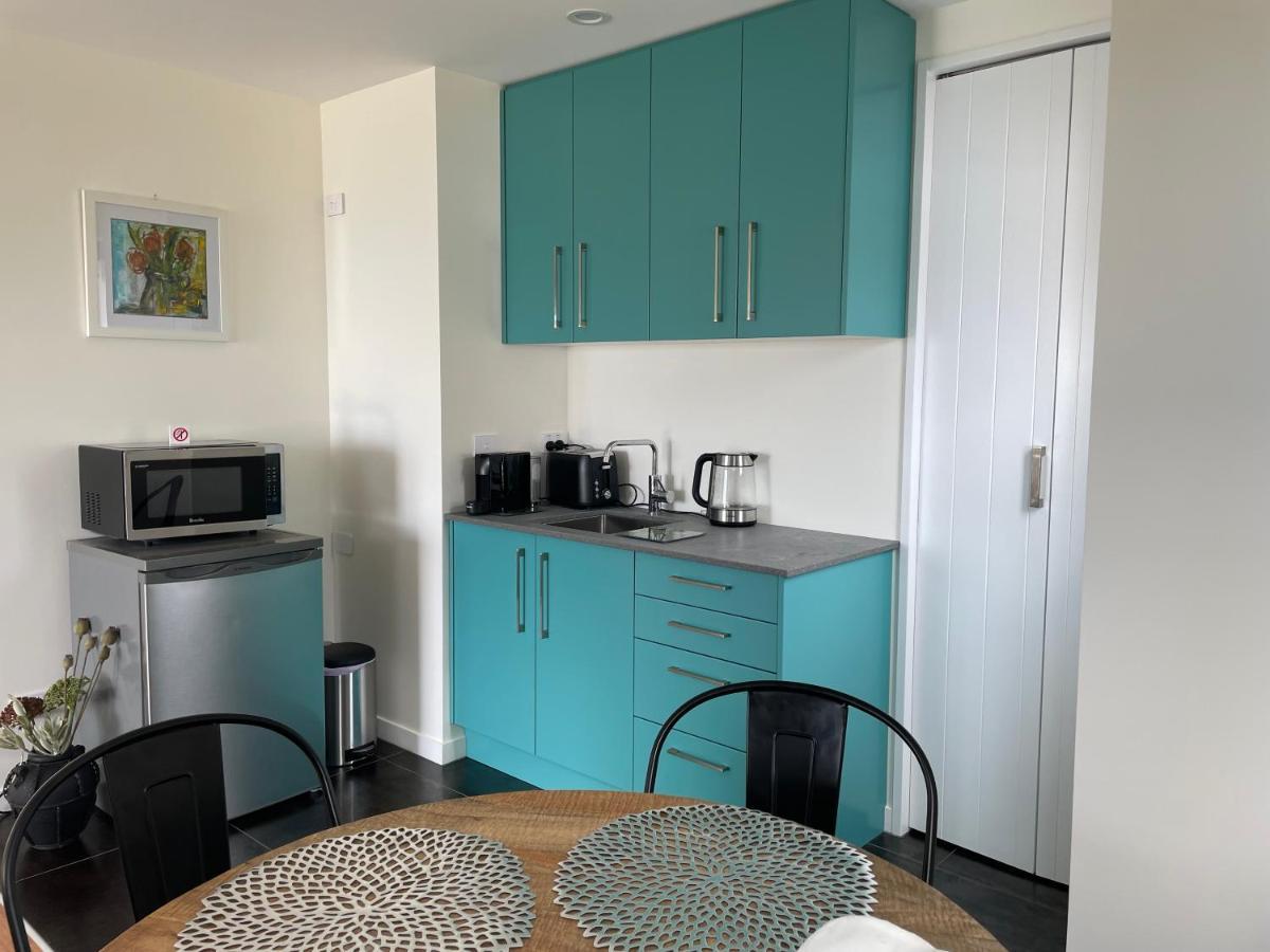 Ātahu Bed & Breakfast Porirua Bagian luar foto